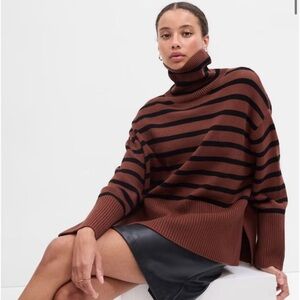 GAP split hem turtleneck sweater